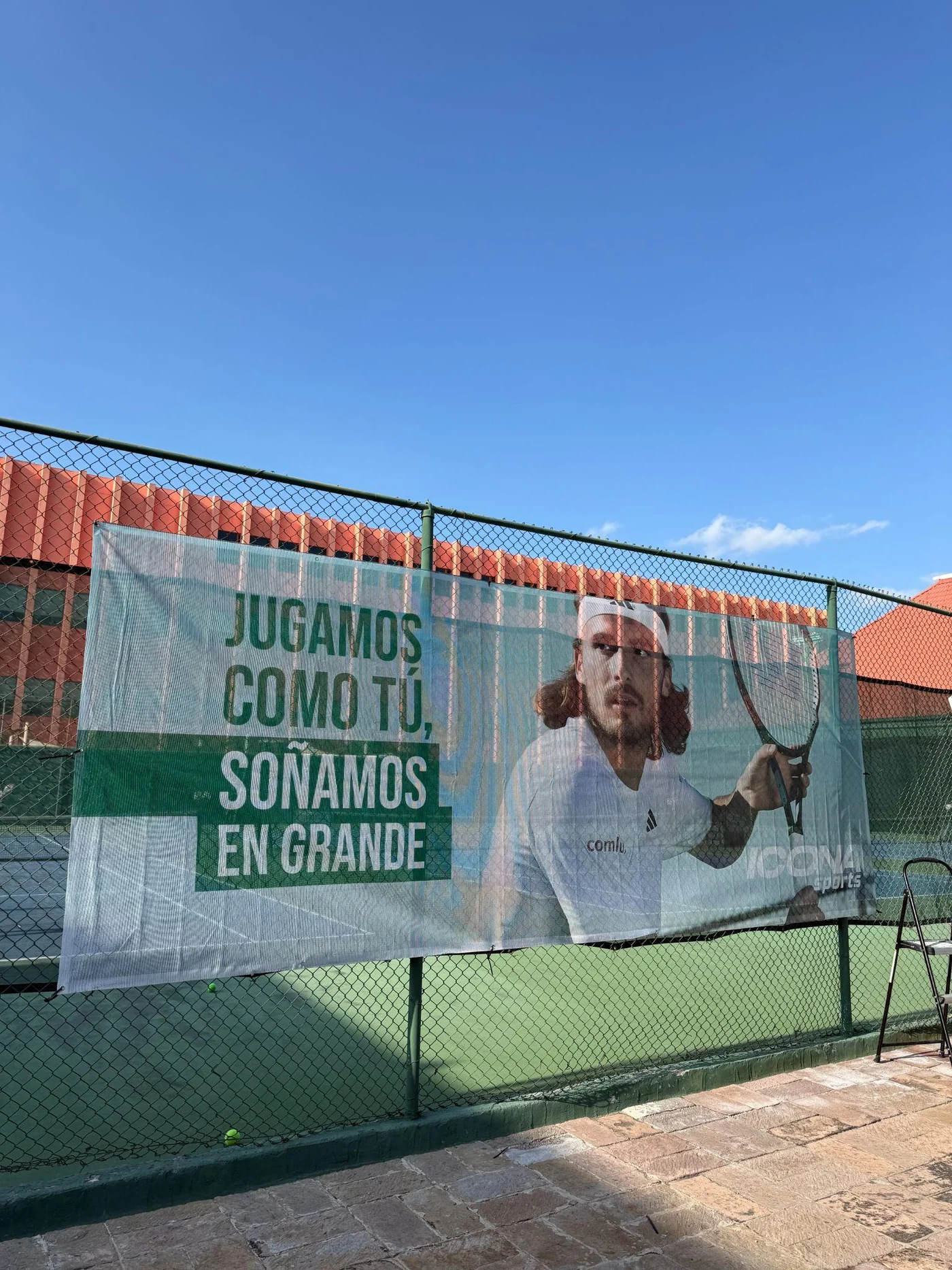 Activación de Icona Sports en cancha