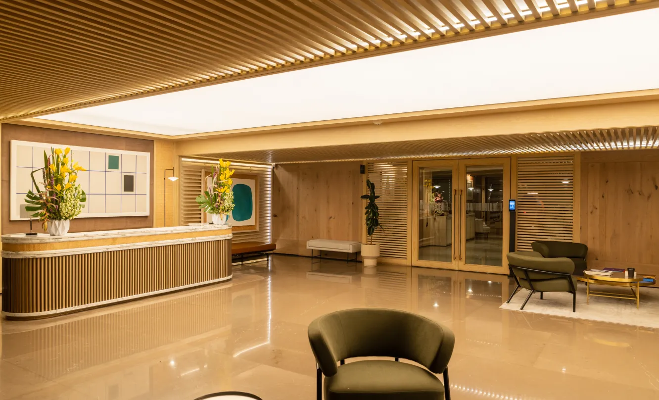 Lobby y recepción de Origina Pedregal
