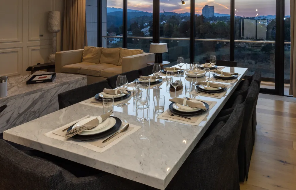 Comedor con vista panorámica a Santa Fe
