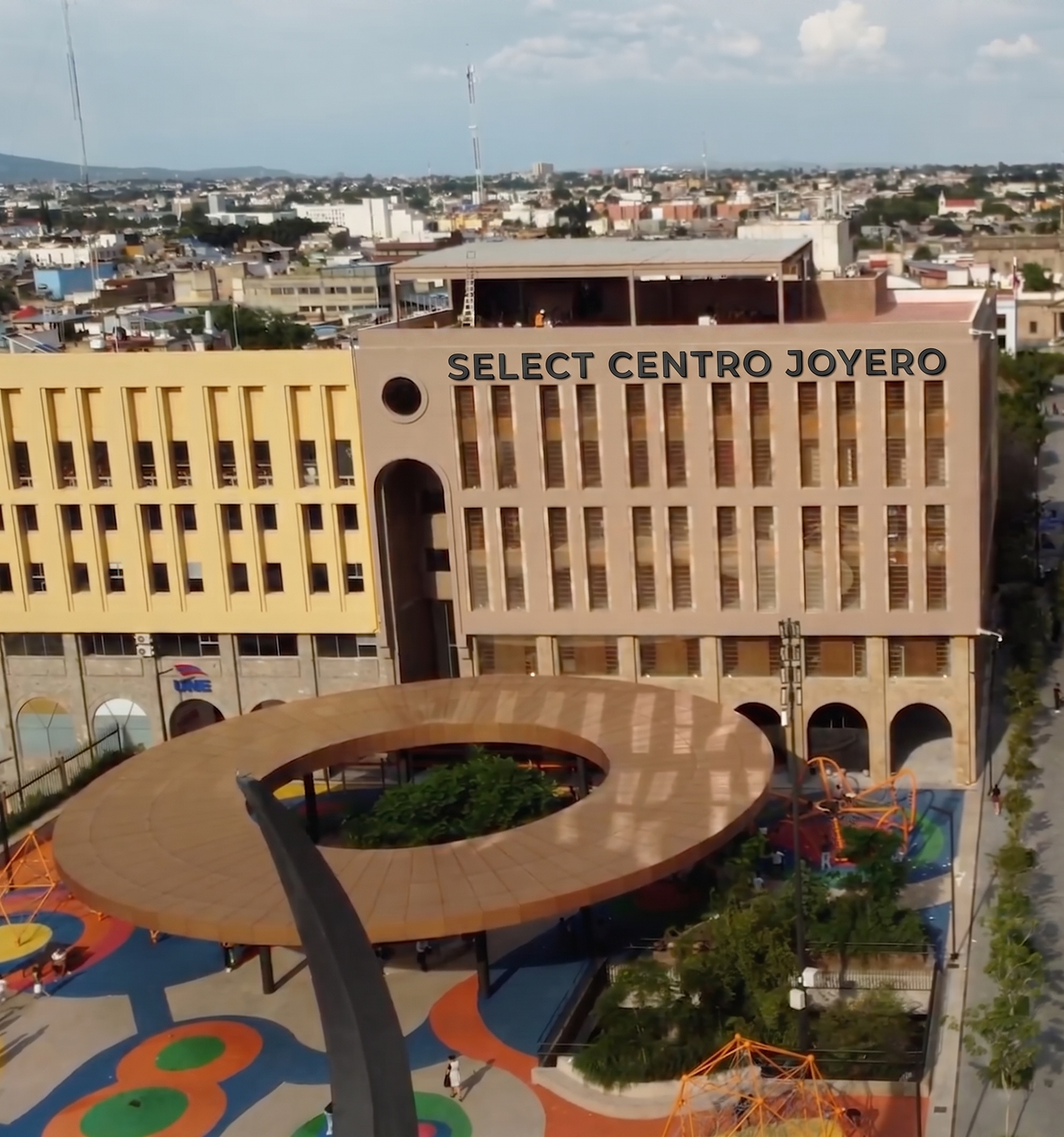 Fachada de Select Centro Joyero en Plaza Tapatía